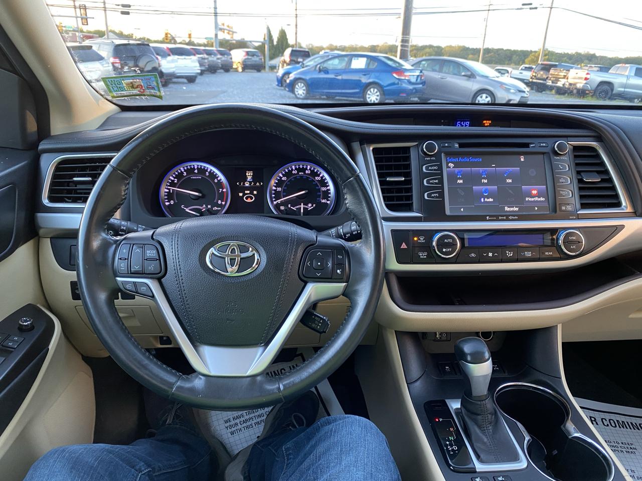 Toyota Highlander photo 11
