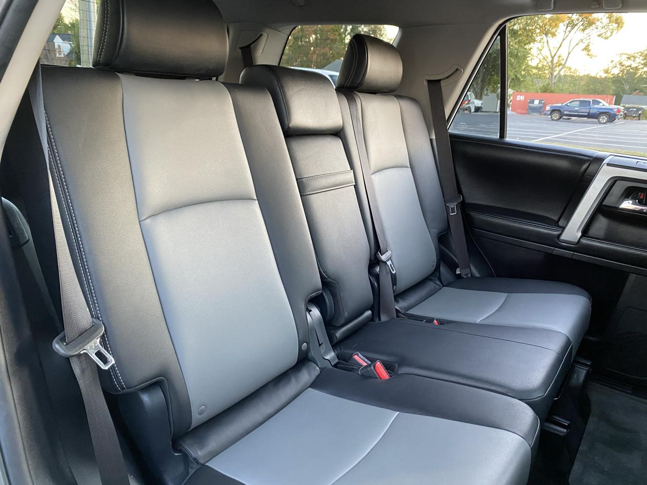 Toyota 4Runner photo 8