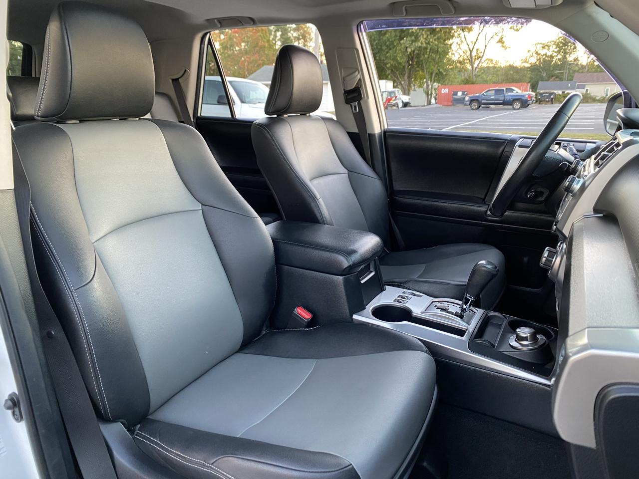 Toyota 4Runner photo 9
