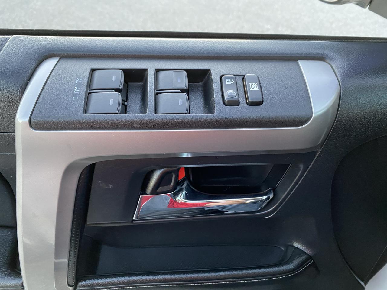 Toyota 4Runner photo 14