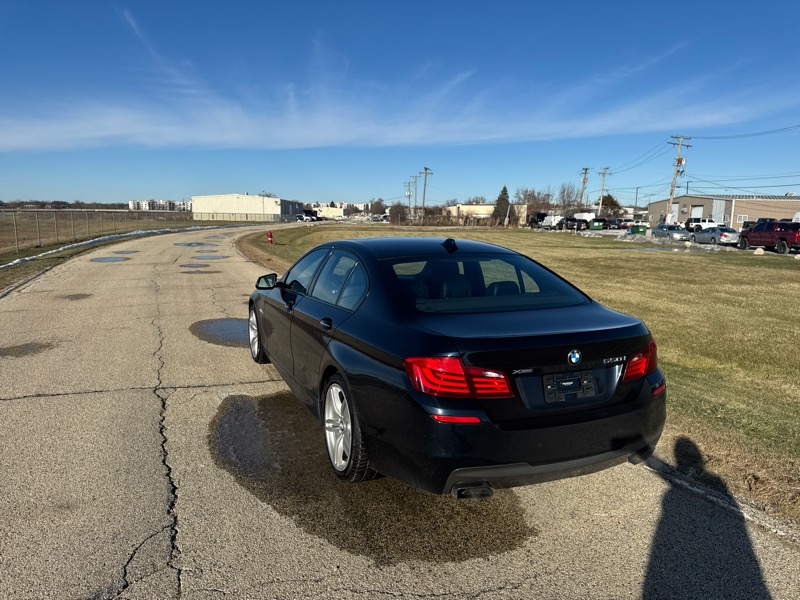 BMW 5-Series 550i xDrive 2013