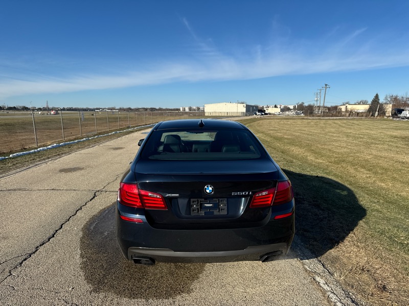 BMW 5-Series 550i xDrive 2013