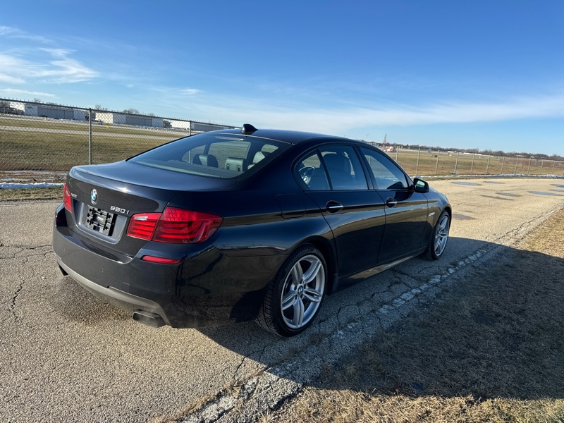 BMW 5-Series 550i xDrive 2013