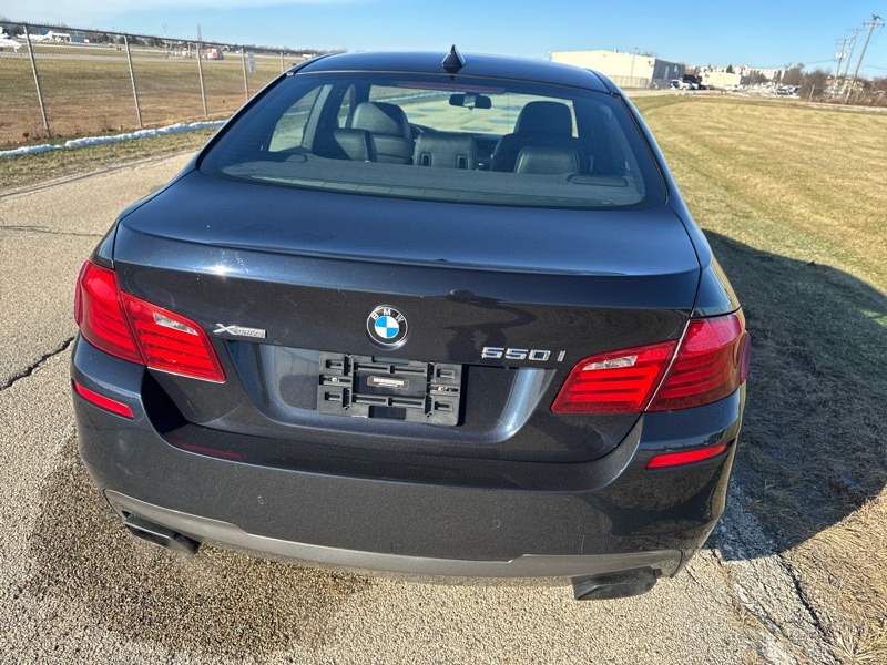 BMW 5-Series 550i xDrive 2013