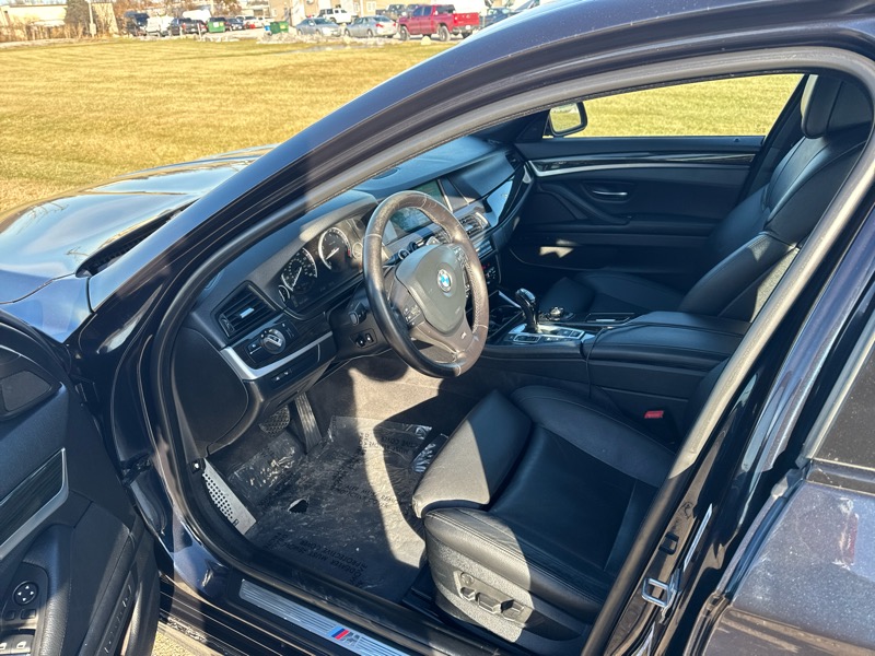 BMW 5-Series 550i xDrive 2013