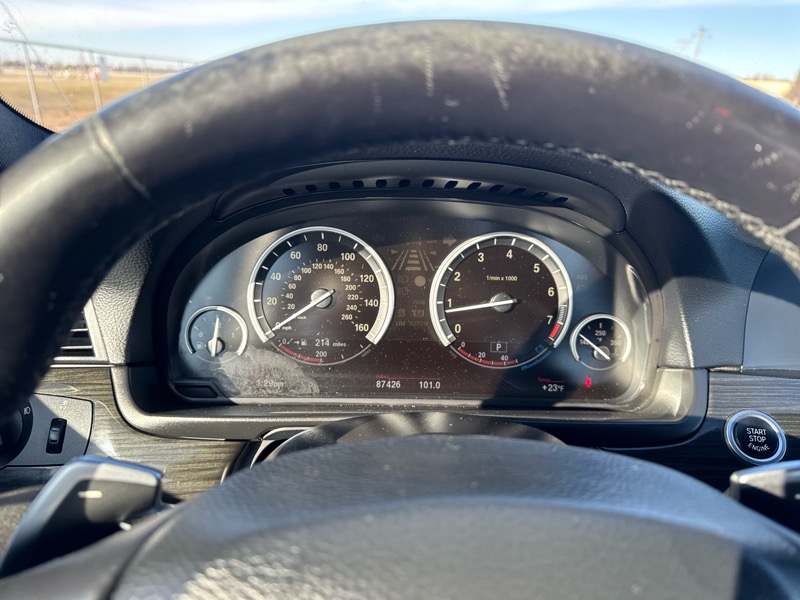 BMW 5-Series 550i xDrive 2013