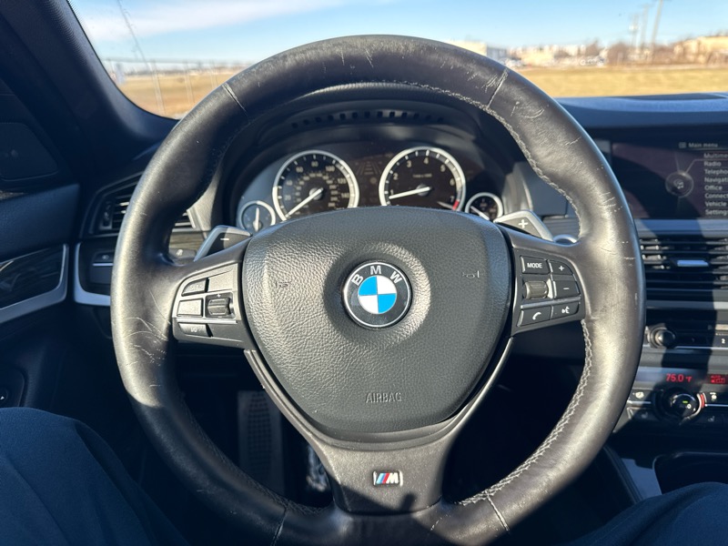 BMW 5-Series 550i xDrive 2013