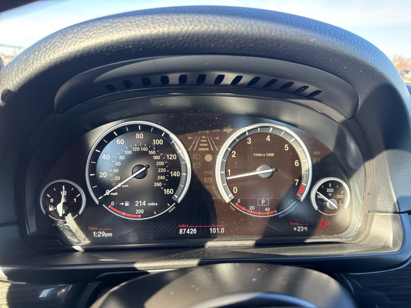 BMW 5-Series 550i xDrive 2013