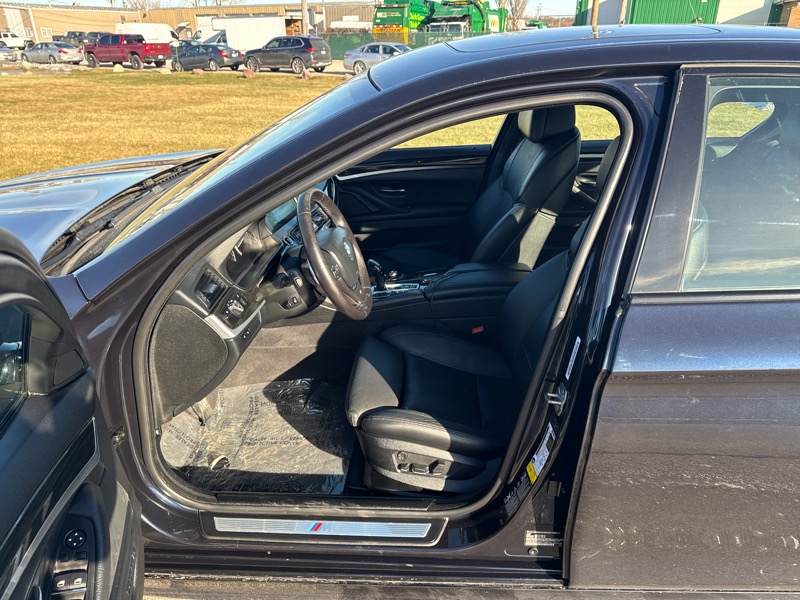 BMW 5-Series 550i xDrive 2013