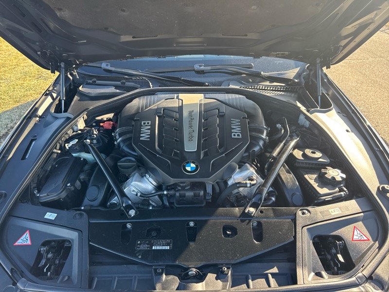 BMW 5-Series 550i xDrive 2013