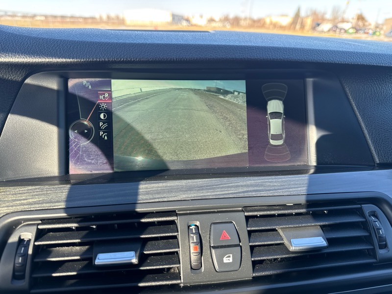 BMW 5-Series 550i xDrive 2013