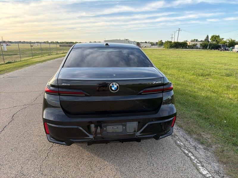 BMW 7-Series 740i xDrive 2024