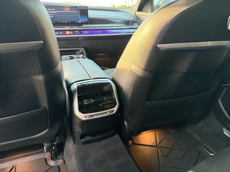 BMW 7-Series 740i xDrive 2024