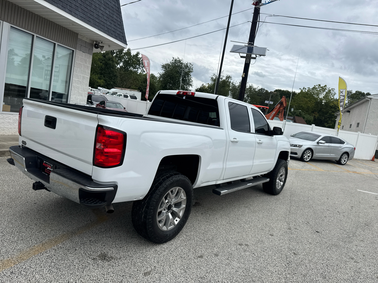 Chevrolet Silverado 1500 1LT Crew Cab 4WD 2015 Chevrolet Silverado 1500 1LT Crew Cab 4WD 2015