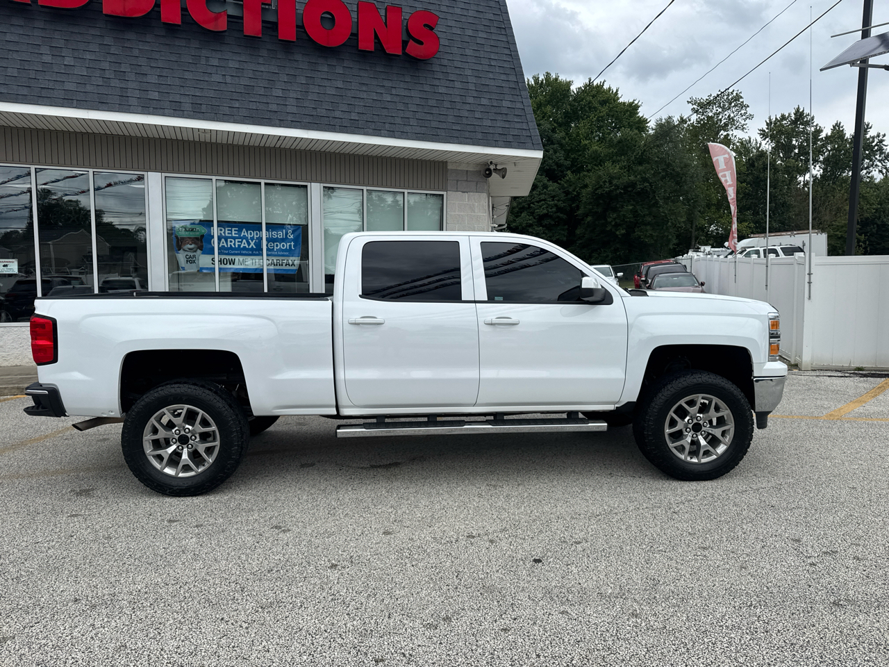 Chevrolet Silverado 1500 1LT Crew Cab 4WD 2015 Chevrolet Silverado 1500 1LT Crew Cab 4WD 2015