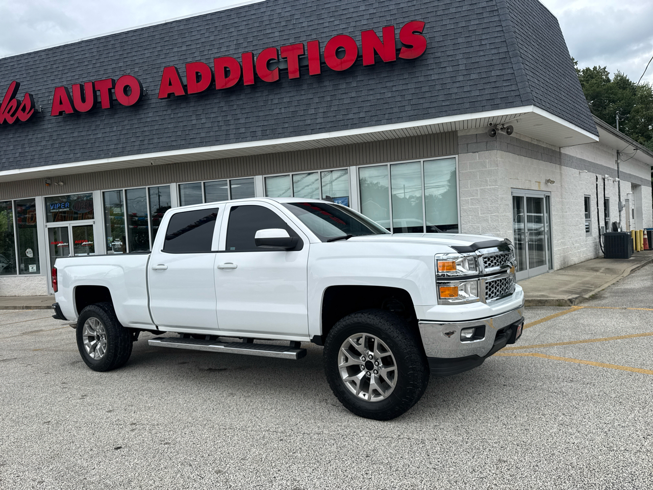 Chevrolet Silverado 1500 1LT Crew Cab 4WD 2015 Chevrolet Silverado 1500 1LT Crew Cab 4WD 2015