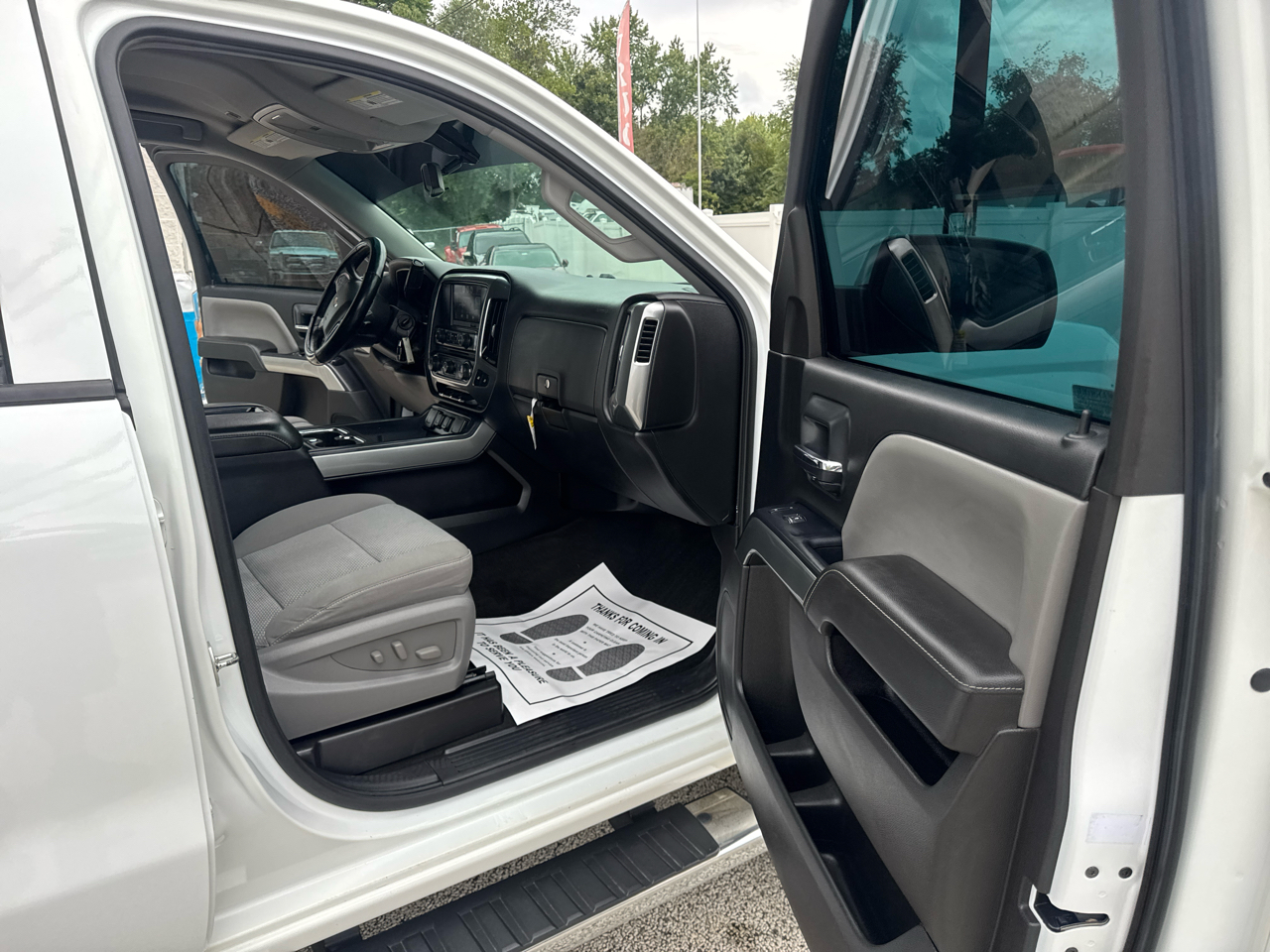 Chevrolet Silverado 1500 1LT Crew Cab 4WD 2015 Chevrolet Silverado 1500 1LT Crew Cab 4WD 2015