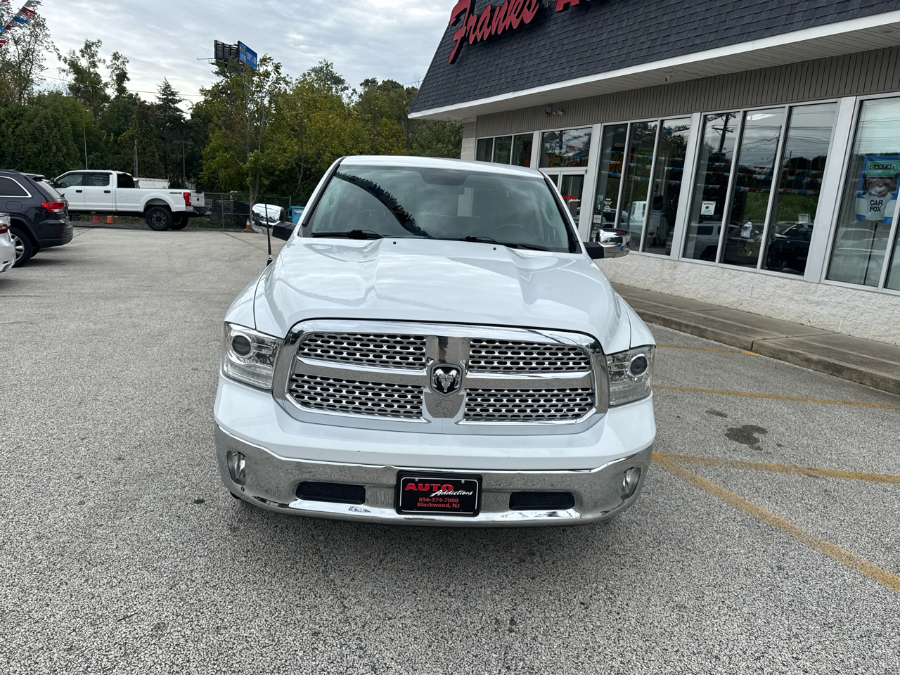 RAM 1500 Laramie Crew Cab SWB 4WD 2017 RAM 1500 Laramie Crew Cab SWB 4WD 2017