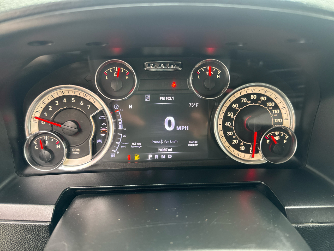 RAM 1500 Laramie Crew Cab SWB 4WD 2017 RAM 1500 Laramie Crew Cab SWB 4WD 2017