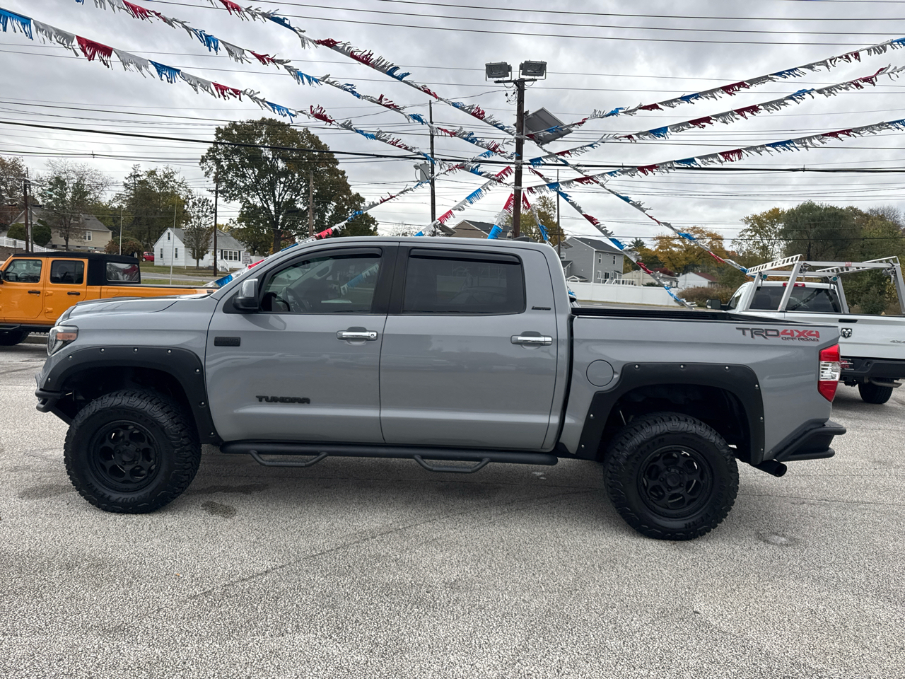 Toyota Tundra Limited 5.7L CrewMax 4WD 2020 Toyota Tundra Limited 5.7L CrewMax 4WD 2020