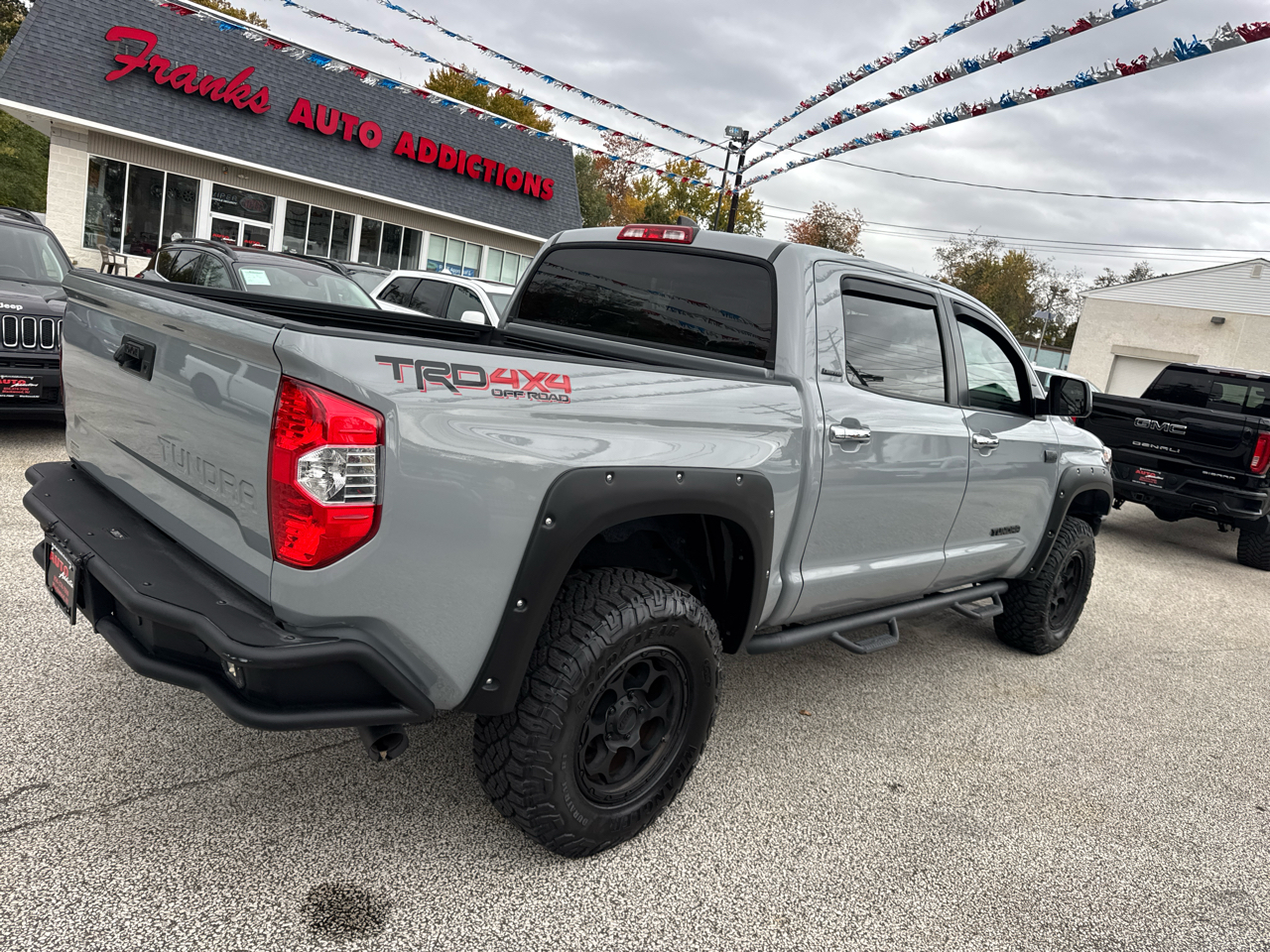 Toyota Tundra Limited 5.7L CrewMax 4WD 2020 Toyota Tundra Limited 5.7L CrewMax 4WD 2020