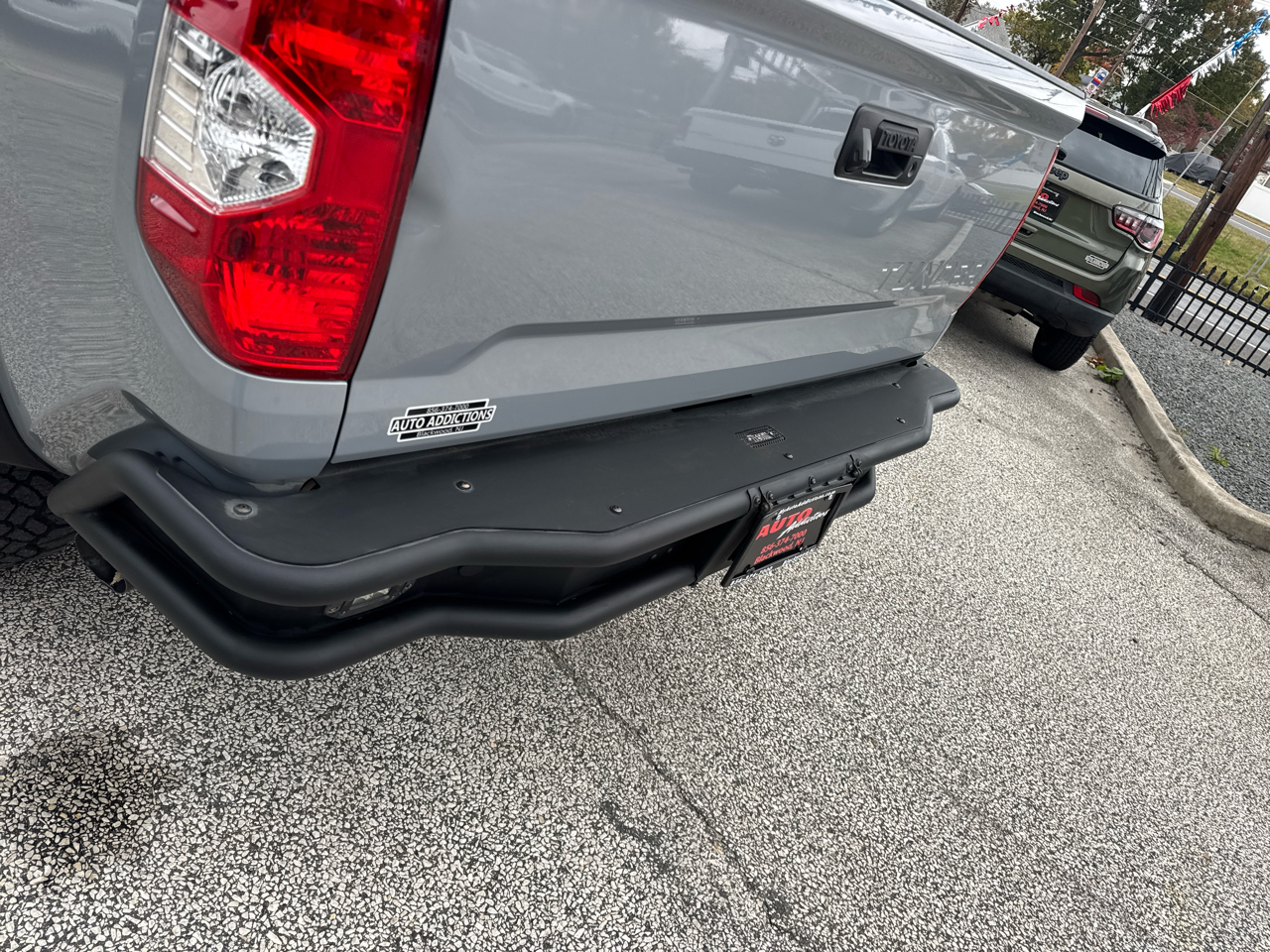 Toyota Tundra Limited 5.7L CrewMax 4WD 2020 Toyota Tundra Limited 5.7L CrewMax 4WD 2020