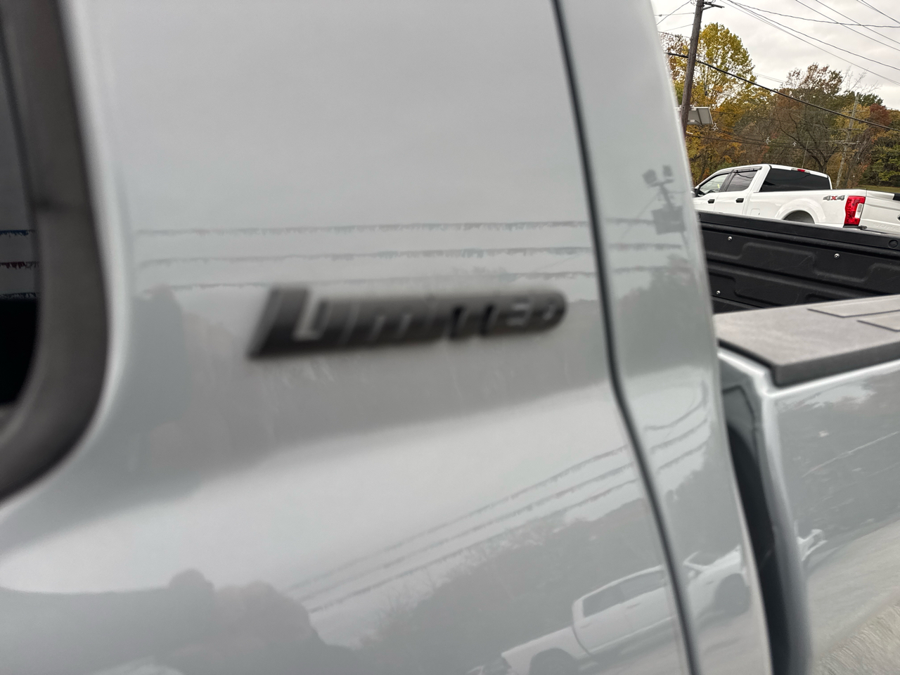 Toyota Tundra Limited 5.7L CrewMax 4WD 2020 Toyota Tundra Limited 5.7L CrewMax 4WD 2020