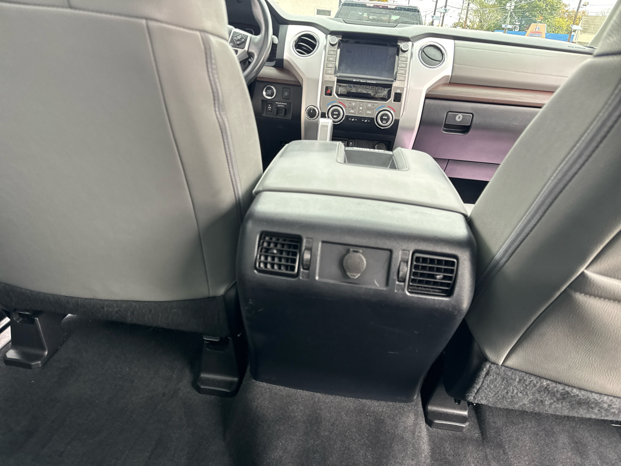 Toyota Tundra Limited 5.7L CrewMax 4WD 2020 Toyota Tundra Limited 5.7L CrewMax 4WD 2020