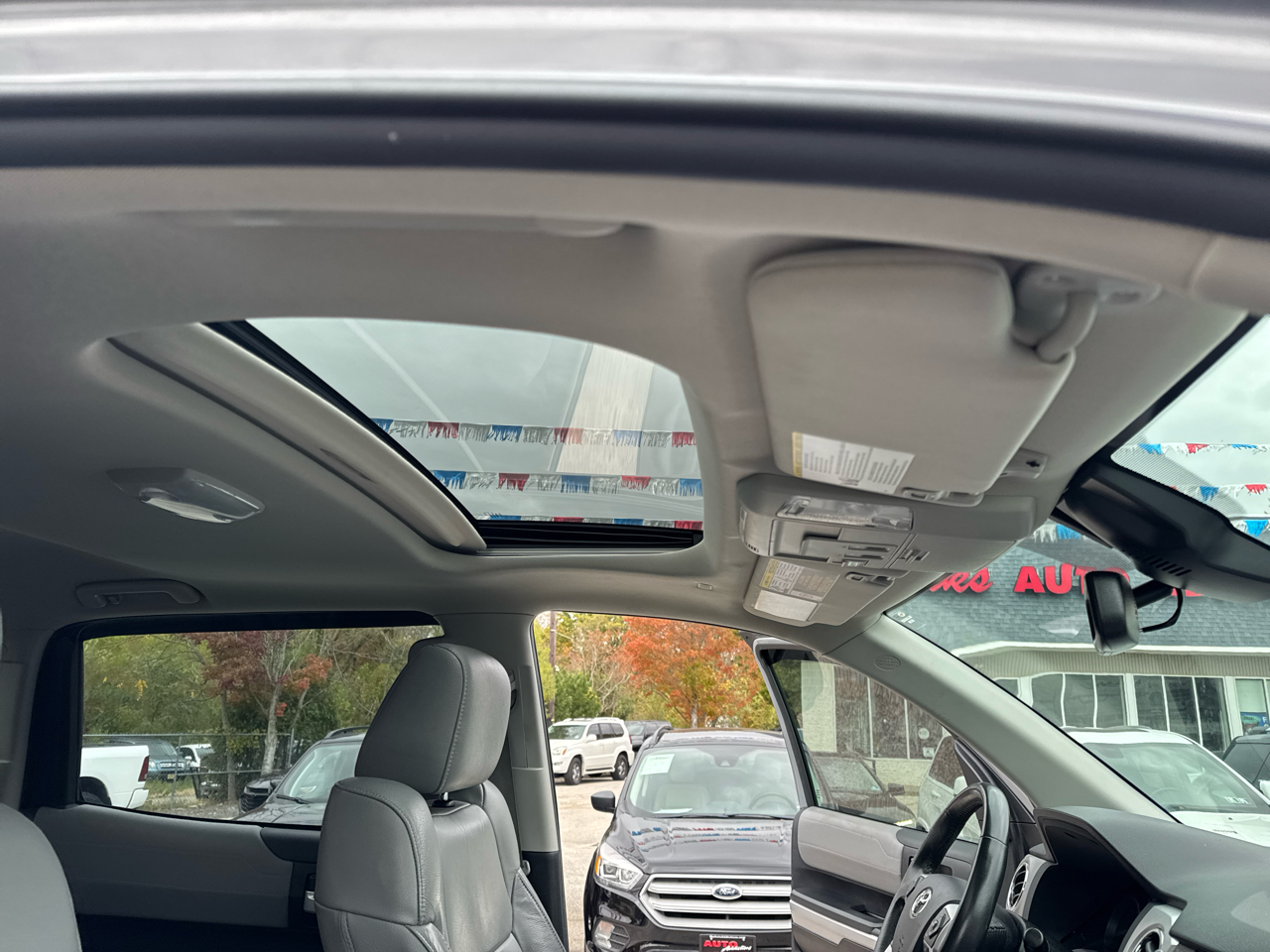 Toyota Tundra Limited 5.7L CrewMax 4WD 2020 Toyota Tundra Limited 5.7L CrewMax 4WD 2020