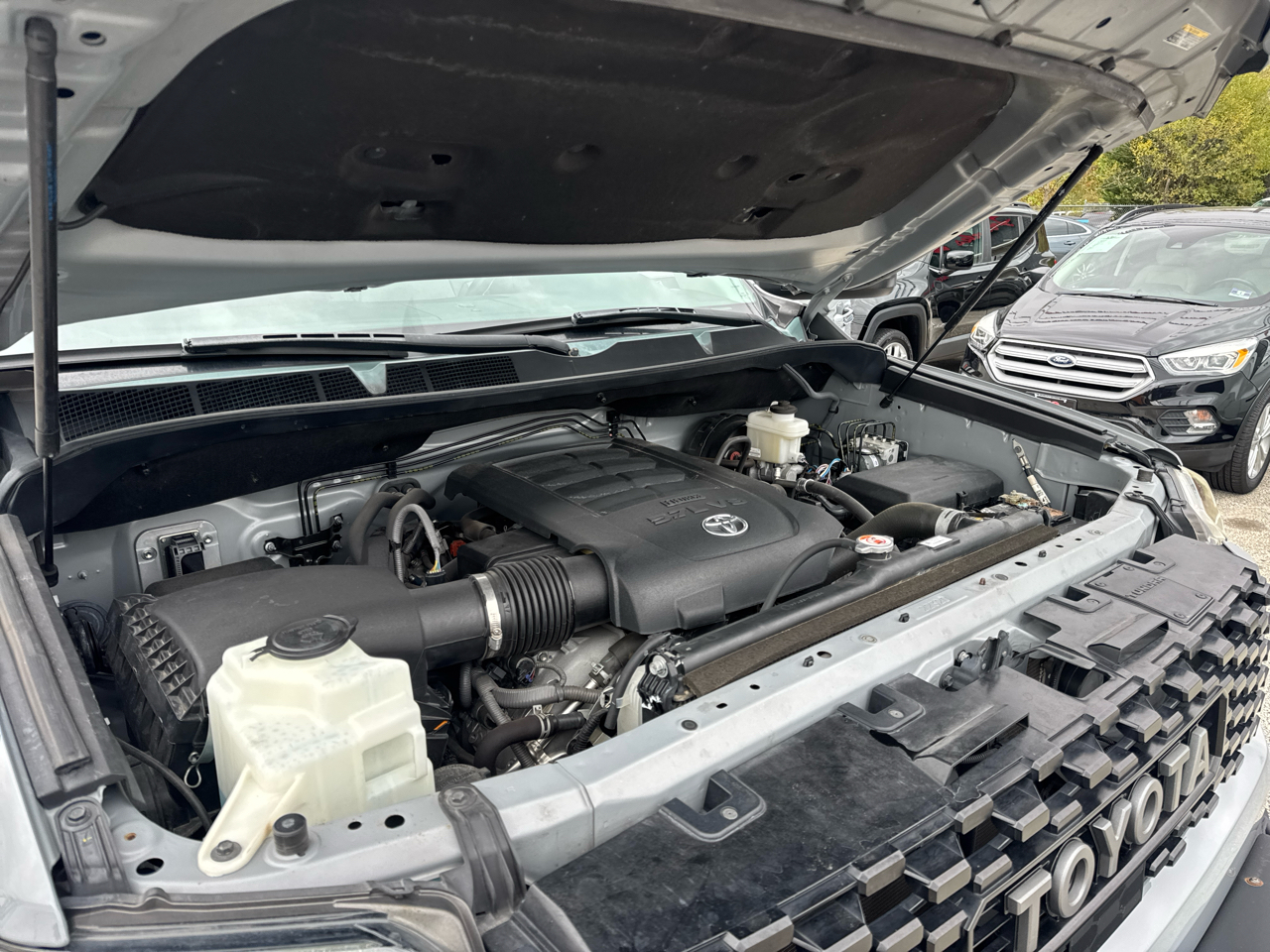 Toyota Tundra Limited 5.7L CrewMax 4WD 2020 Toyota Tundra Limited 5.7L CrewMax 4WD 2020