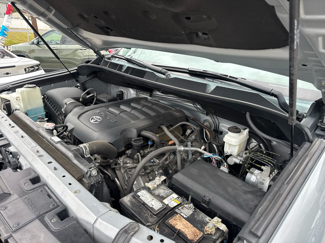 Toyota Tundra Limited 5.7L CrewMax 4WD 2020 Toyota Tundra Limited 5.7L CrewMax 4WD 2020