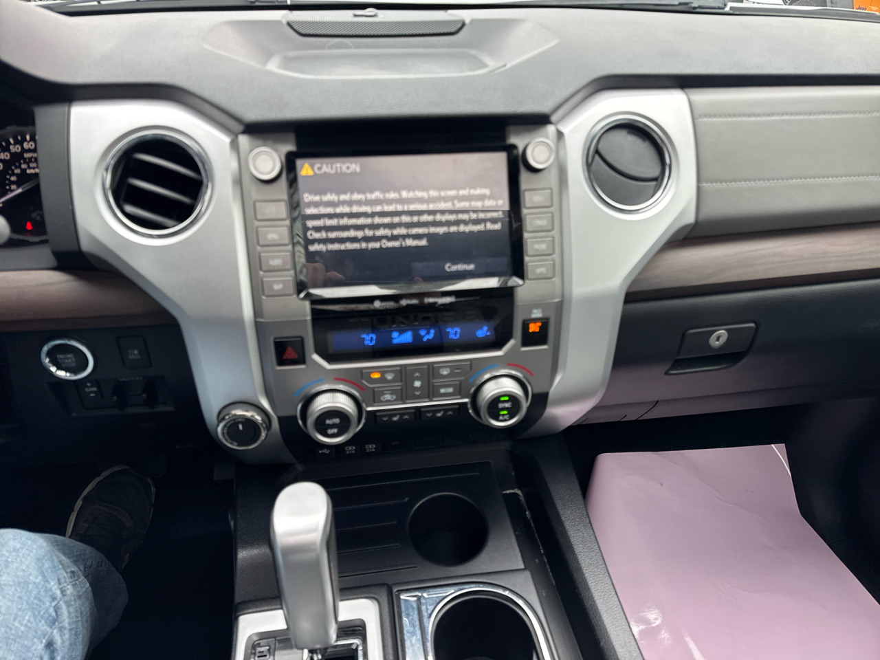 Toyota Tundra Limited 5.7L CrewMax 4WD 2020 Toyota Tundra Limited 5.7L CrewMax 4WD 2020