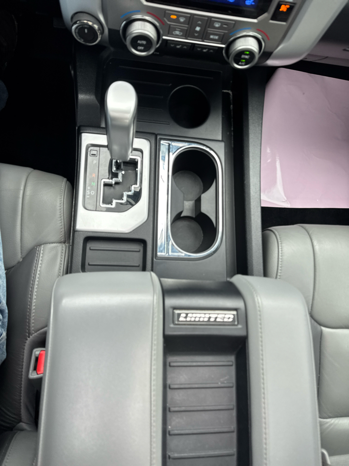 Toyota Tundra Limited 5.7L CrewMax 4WD 2020 Toyota Tundra Limited 5.7L CrewMax 4WD 2020