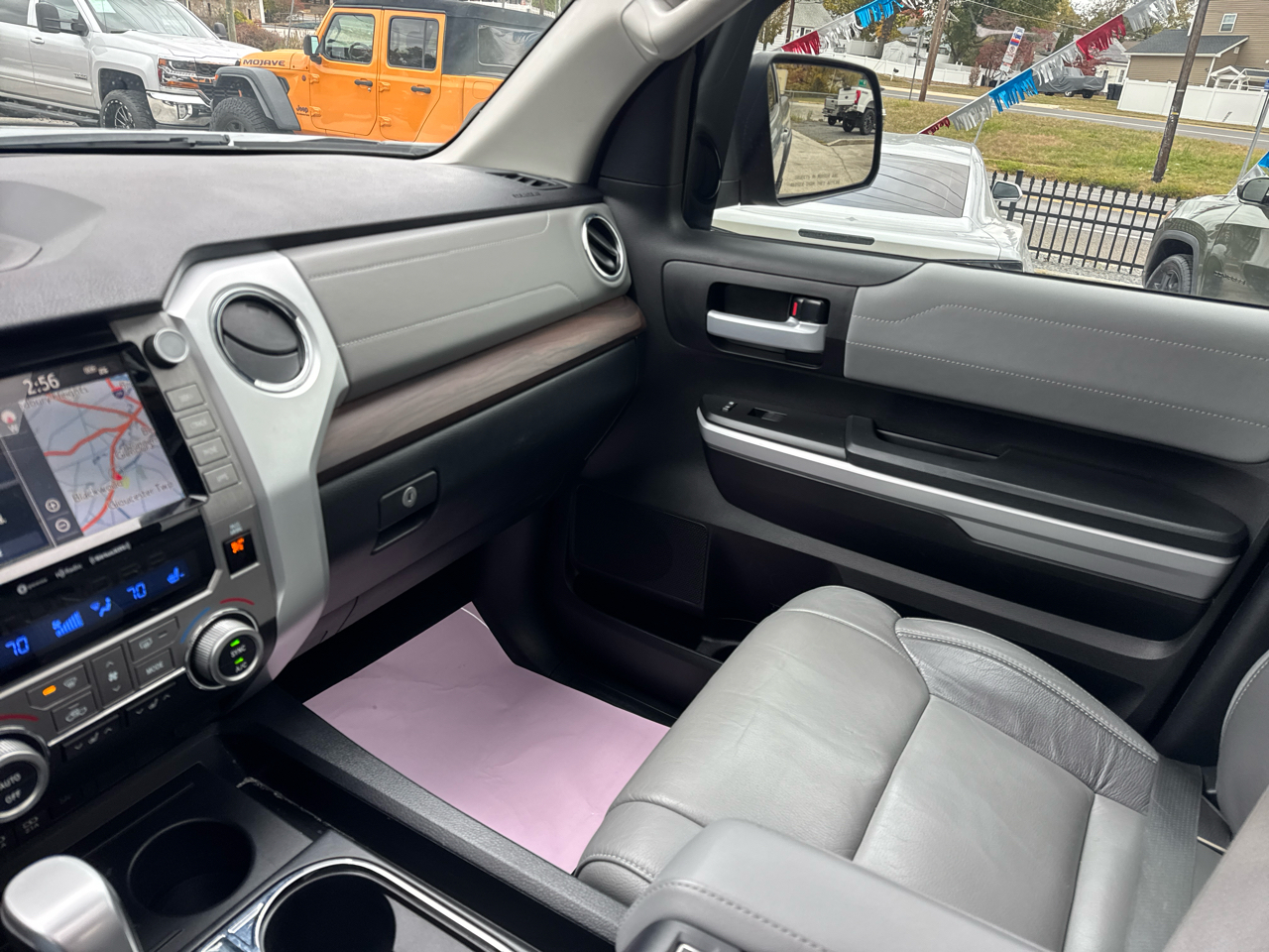 Toyota Tundra Limited 5.7L CrewMax 4WD 2020 Toyota Tundra Limited 5.7L CrewMax 4WD 2020