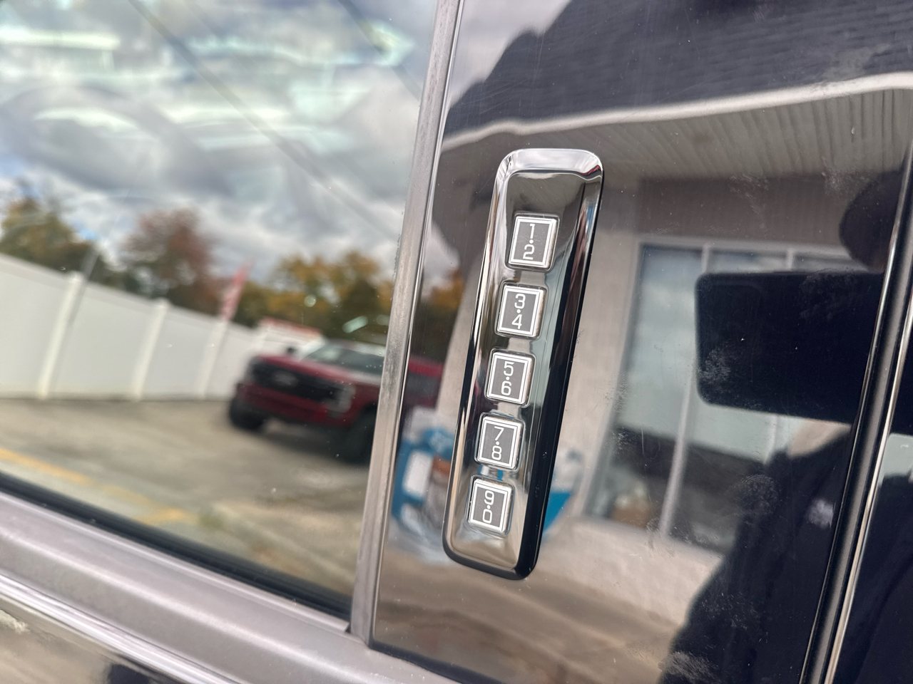 Ford F-150 King-Ranch SuperCrew 5.5-ft. 4WD 2019 Ford F-150 King-Ranch SuperCrew 5.5-ft. 4WD 2019