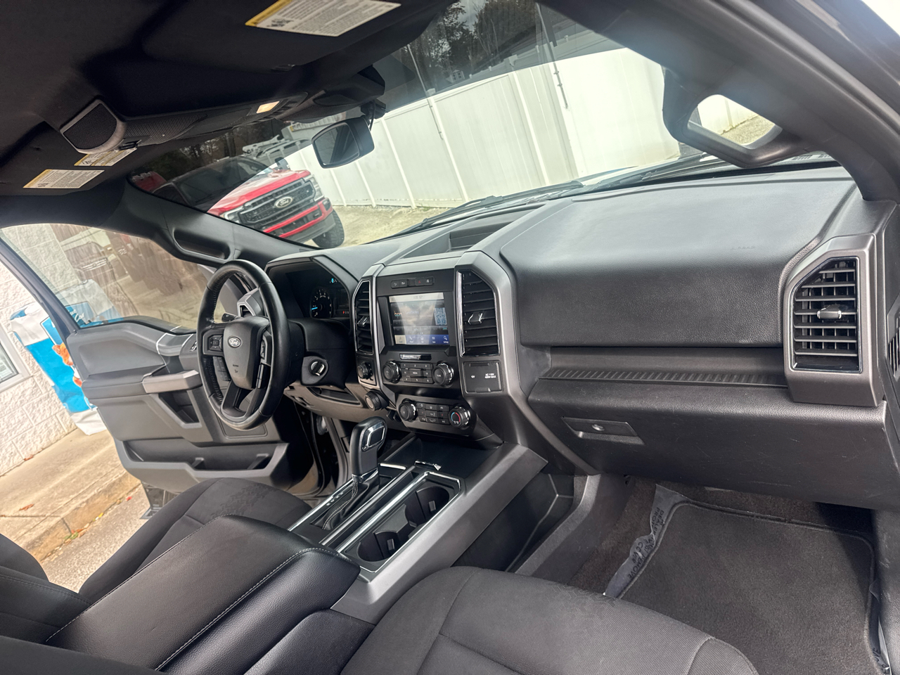 Ford F-150 King-Ranch SuperCrew 5.5-ft. 4WD 2019 Ford F-150 King-Ranch SuperCrew 5.5-ft. 4WD 2019