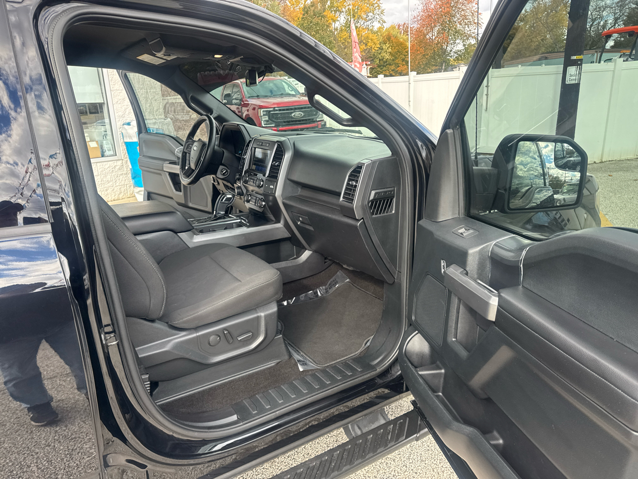 Ford F-150 King-Ranch SuperCrew 5.5-ft. 4WD 2019 Ford F-150 King-Ranch SuperCrew 5.5-ft. 4WD 2019