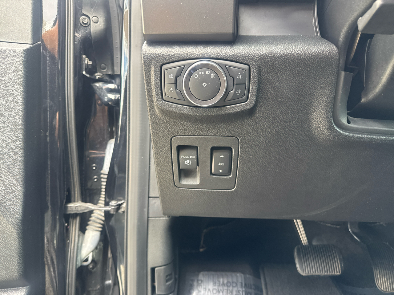 Ford F-150 King-Ranch SuperCrew 5.5-ft. 4WD 2019 Ford F-150 King-Ranch SuperCrew 5.5-ft. 4WD 2019