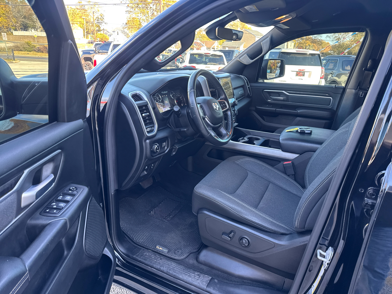 RAM 1500 Big Horn Crew Cab SWB 4WD 2020 RAM 1500 Big Horn Crew Cab SWB 4WD 2020