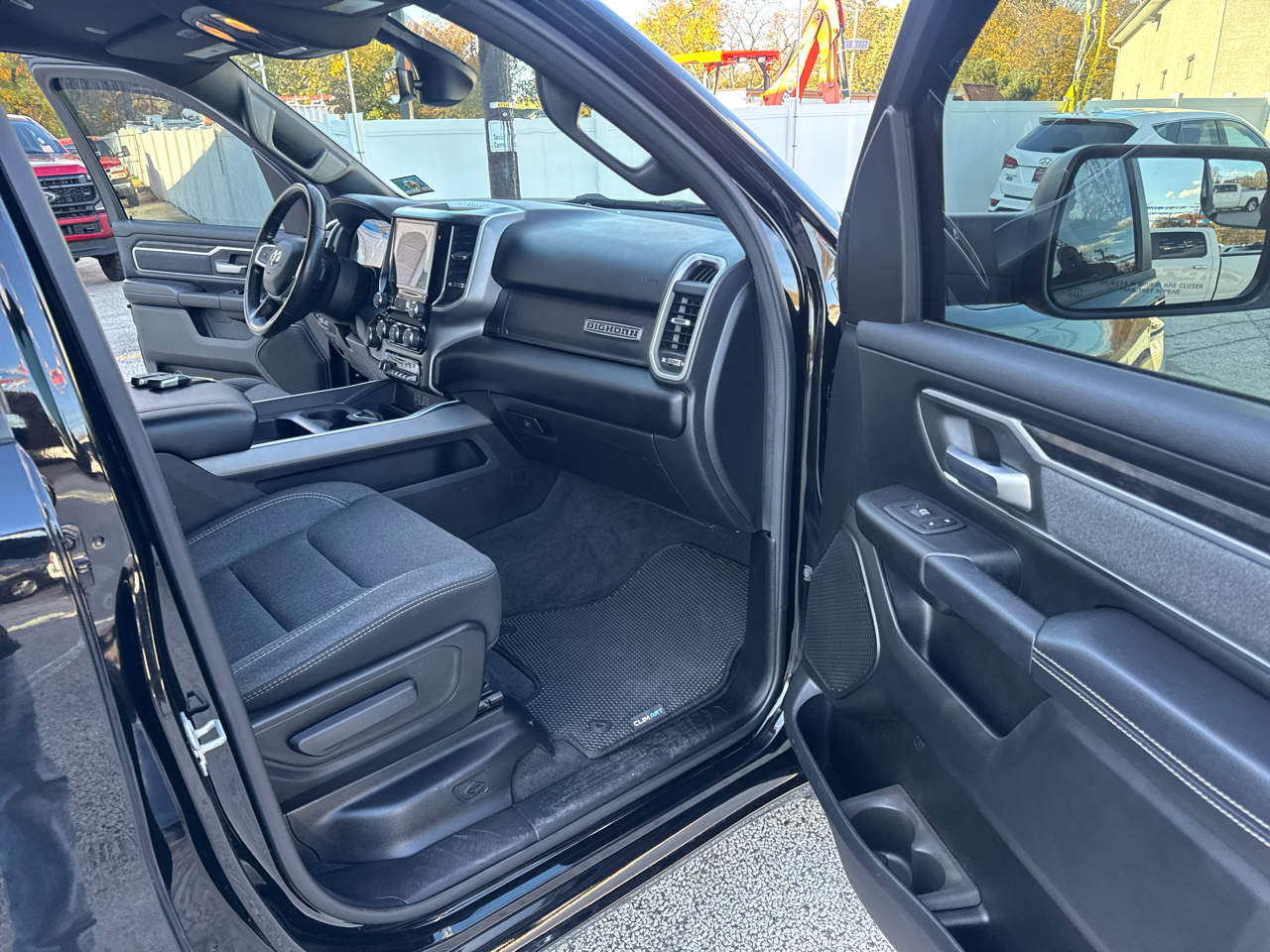 RAM 1500 Big Horn Crew Cab SWB 4WD 2020 RAM 1500 Big Horn Crew Cab SWB 4WD 2020