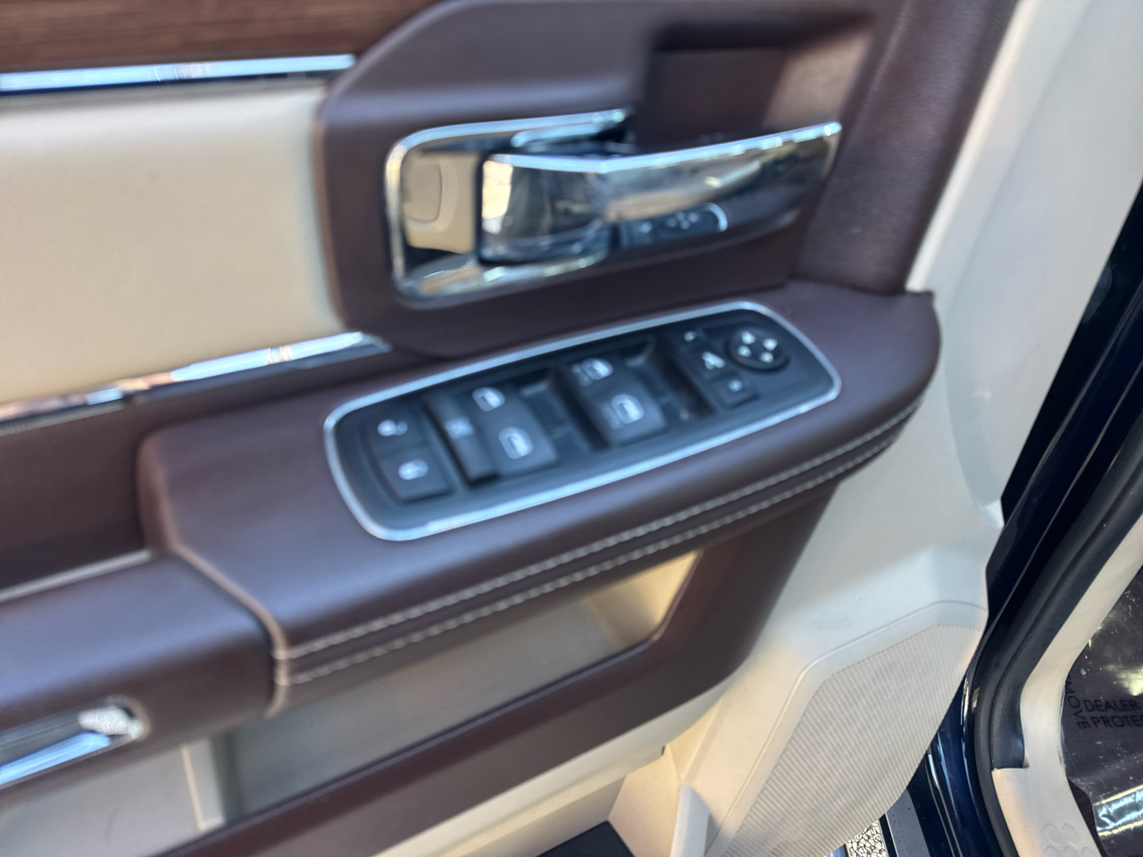 RAM 2500 Laramie Mega Cab 4WD 2015