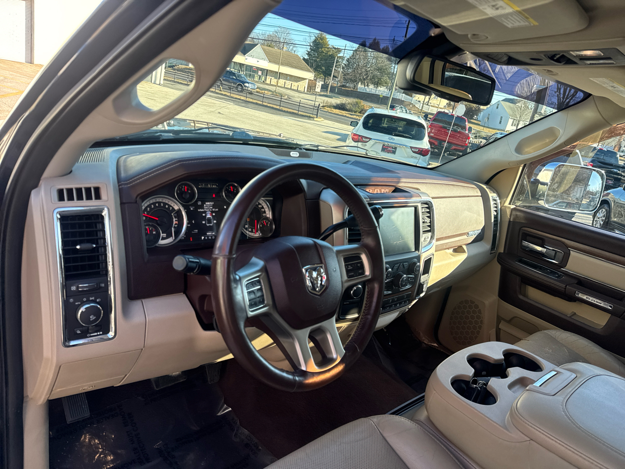 RAM 2500 Laramie Mega Cab 4WD 2015