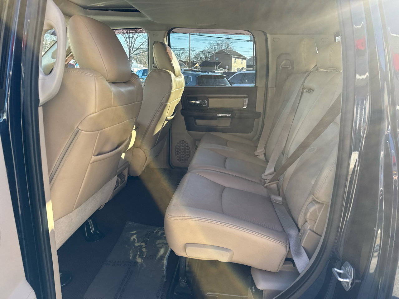 RAM 2500 Laramie Mega Cab 4WD 2015