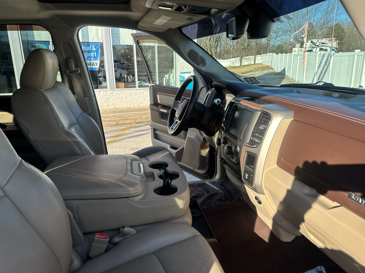 RAM 2500 Laramie Mega Cab 4WD 2015