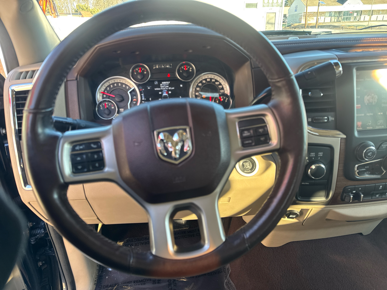 RAM 2500 Laramie Mega Cab 4WD 2015