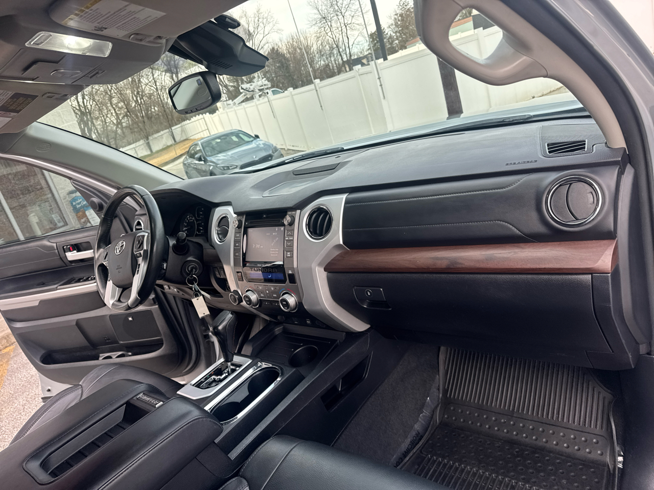 Toyota Tundra Limited 5.7L CrewMax 4WD 2018