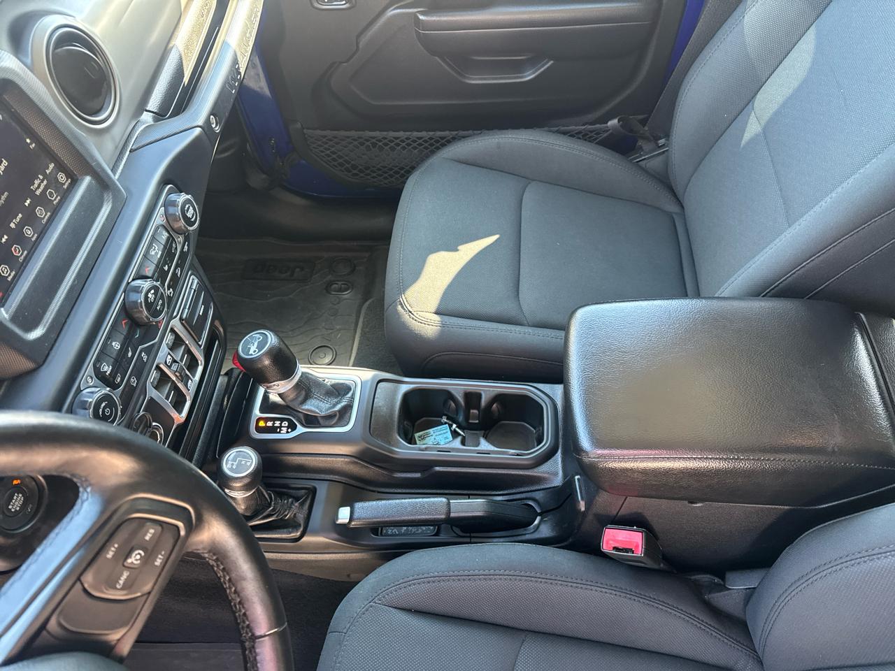 Jeep Wrangler Unlimited Sport 2018