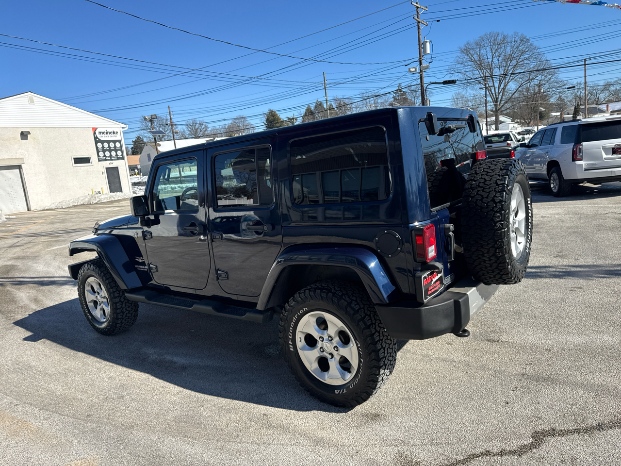 Jeep Wrangler Unlimited Sahara 4WD 2013