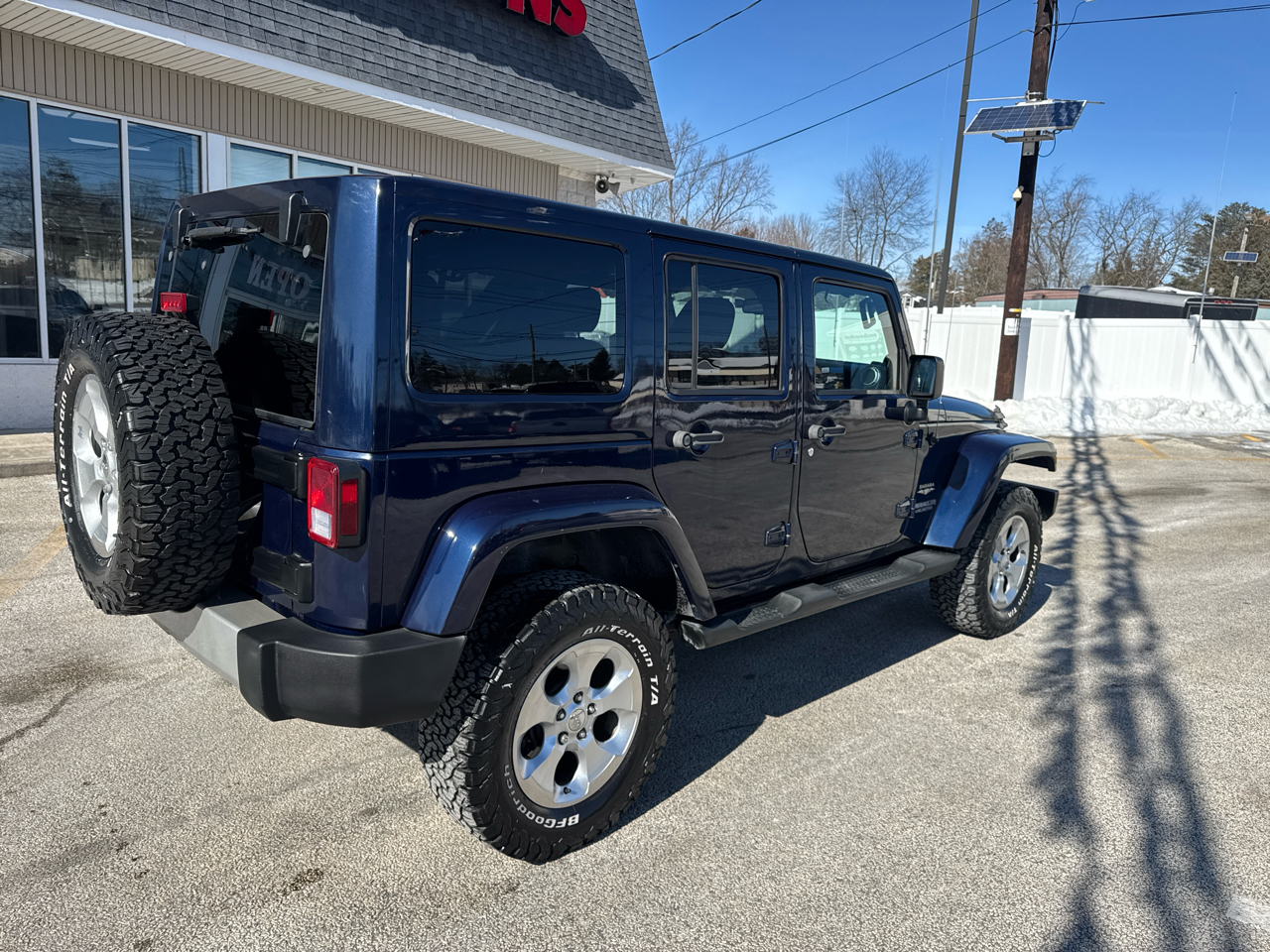 Jeep Wrangler Unlimited Sahara 4WD 2013