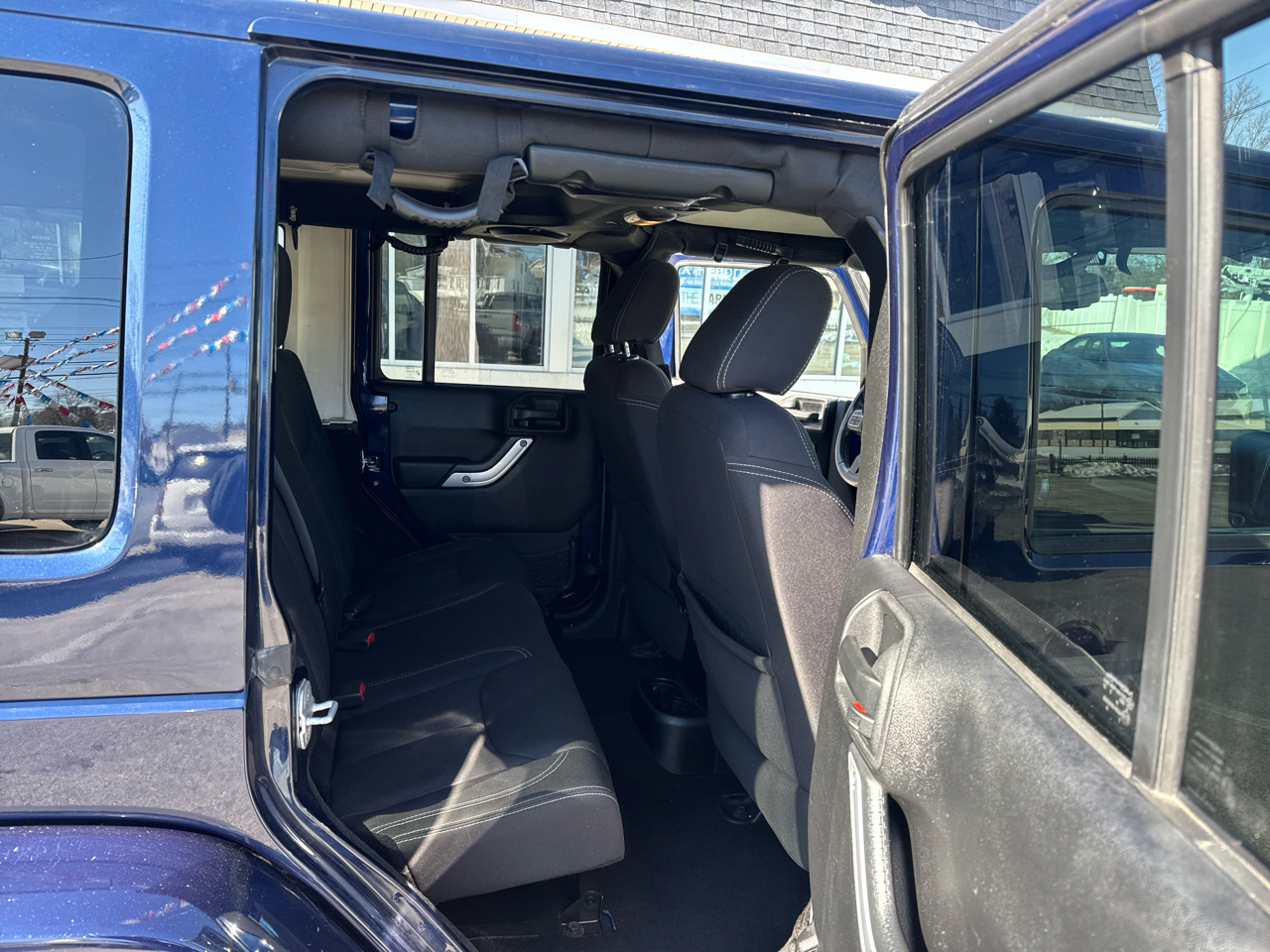 Jeep Wrangler Unlimited Sahara 4WD 2013